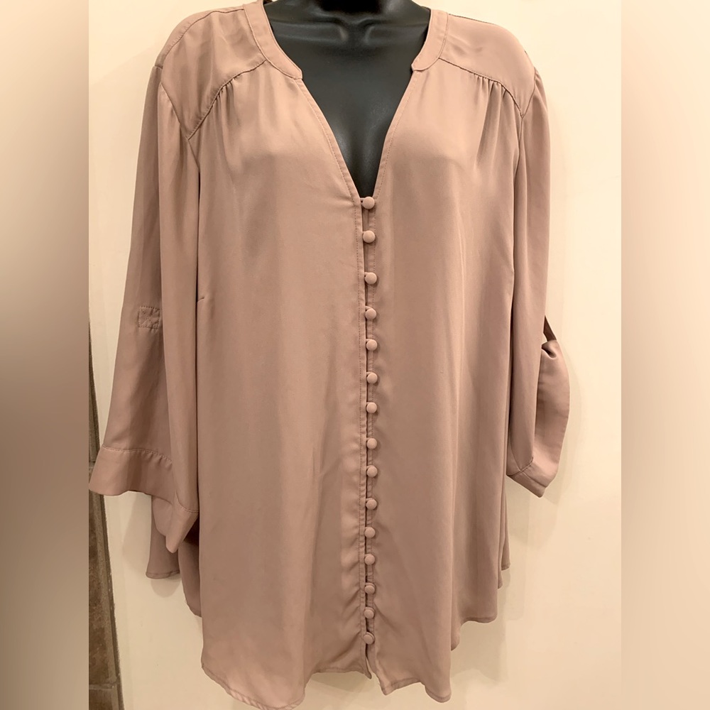 Torrid tunic in blush.  3/4 sleeves.  Size 3.